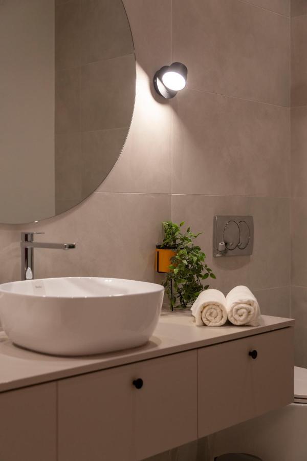 בודפשט Luxurious Minimalist Residence With Sauna By Prestige Homes מראה חיצוני תמונה